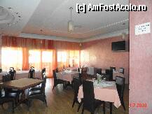 [P16] vedere din restaurant. unul dintre saloane » foto by cosminp
 - 
<span class="allrVoted glyphicon glyphicon-heart hidden" id="av102722"></span>
<a class="m-l-10 hidden" id="sv102722" onclick="voting_Foto_DelVot(,102722,2426)" role="button">șterge vot <span class="glyphicon glyphicon-remove"></span></a>
<a id="v9102722" class=" c-red"  onclick="voting_Foto_SetVot(102722)" role="button"><span class="glyphicon glyphicon-heart-empty"></span> <b>LIKE</b> = Votează poza</a> <img class="hidden"  id="f102722W9" src="/imagini/loader.gif" border="0" /><span class="AjErrMes hidden" id="e102722ErM"></span>