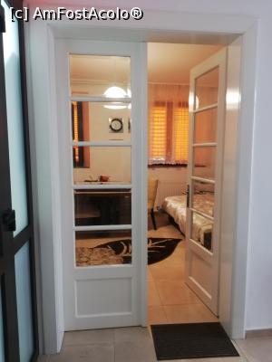 [P19] În apartamentul 2 » foto by cris1982
 - 
<span class="allrVoted glyphicon glyphicon-heart hidden" id="av1355287"></span>
<a class="m-l-10 hidden" id="sv1355287" onclick="voting_Foto_DelVot(,1355287,2429)" role="button">șterge vot <span class="glyphicon glyphicon-remove"></span></a>
<a id="v91355287" class=" c-red"  onclick="voting_Foto_SetVot(1355287)" role="button"><span class="glyphicon glyphicon-heart-empty"></span> <b>LIKE</b> = Votează poza</a> <img class="hidden"  id="f1355287W9" src="/imagini/loader.gif" border="0" /><span class="AjErrMes hidden" id="e1355287ErM"></span>