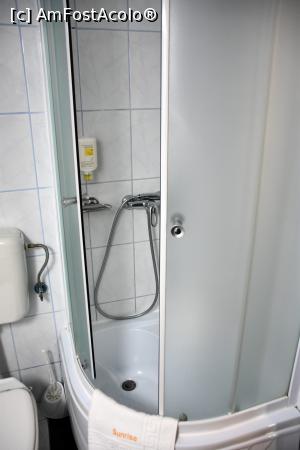 [P26] Cabina de duș din baie » foto by pepsi70ro
 - 
<span class="allrVoted glyphicon glyphicon-heart hidden" id="av851104"></span>
<a class="m-l-10 hidden" id="sv851104" onclick="voting_Foto_DelVot(,851104,2441)" role="button">șterge vot <span class="glyphicon glyphicon-remove"></span></a>
<a id="v9851104" class=" c-red"  onclick="voting_Foto_SetVot(851104)" role="button"><span class="glyphicon glyphicon-heart-empty"></span> <b>LIKE</b> = Votează poza</a> <img class="hidden"  id="f851104W9" src="/imagini/loader.gif" border="0" /><span class="AjErrMes hidden" id="e851104ErM"></span>