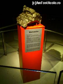 [P17] Aflam ce este un meteorit...  » foto by alinaro
 - 
<span class="allrVoted glyphicon glyphicon-heart hidden" id="av409421"></span>
<a class="m-l-10 hidden" id="sv409421" onclick="voting_Foto_DelVot(,409421,2442)" role="button">șterge vot <span class="glyphicon glyphicon-remove"></span></a>
<a id="v9409421" class=" c-red"  onclick="voting_Foto_SetVot(409421)" role="button"><span class="glyphicon glyphicon-heart-empty"></span> <b>LIKE</b> = Votează poza</a> <img class="hidden"  id="f409421W9" src="/imagini/loader.gif" border="0" /><span class="AjErrMes hidden" id="e409421ErM"></span>