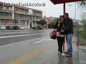 [P18] ne hilizeam ca sa ne incalzim. inca nu vazuseram ca simbata nu circula autobuzele.  :D » foto by adri-nico
 - 
<span class="allrVoted glyphicon glyphicon-heart hidden" id="av850283"></span>
<a class="m-l-10 hidden" id="sv850283" onclick="voting_Foto_DelVot(,850283,2442)" role="button">șterge vot <span class="glyphicon glyphicon-remove"></span></a>
<a id="v9850283" class=" c-red"  onclick="voting_Foto_SetVot(850283)" role="button"><span class="glyphicon glyphicon-heart-empty"></span> <b>LIKE</b> = Votează poza</a> <img class="hidden"  id="f850283W9" src="/imagini/loader.gif" border="0" /><span class="AjErrMes hidden" id="e850283ErM"></span>
