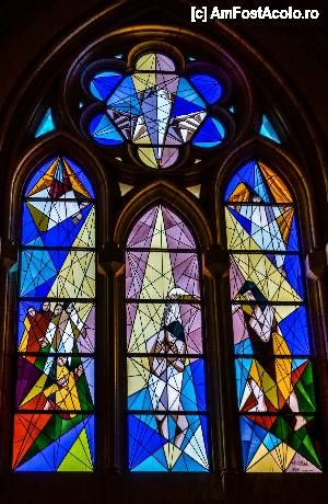 [P33] Catedral de la Almudena, vitraliu in stil cubist » foto by Muffin2009*
 - 
<span class="allrVoted glyphicon glyphicon-heart hidden" id="av486520"></span>
<a class="m-l-10 hidden" id="sv486520" onclick="voting_Foto_DelVot(,486520,2442)" role="button">șterge vot <span class="glyphicon glyphicon-remove"></span></a>
<a id="v9486520" class=" c-red"  onclick="voting_Foto_SetVot(486520)" role="button"><span class="glyphicon glyphicon-heart-empty"></span> <b>LIKE</b> = Votează poza</a> <img class="hidden"  id="f486520W9" src="/imagini/loader.gif" border="0" /><span class="AjErrMes hidden" id="e486520ErM"></span>