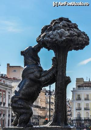 [P52] Puerta del Sol, statuia ursului ce se catara pe un arbore de erica, simbolul orasului » foto by Muffin2009*
 - 
<span class="allrVoted glyphicon glyphicon-heart hidden" id="av486539"></span>
<a class="m-l-10 hidden" id="sv486539" onclick="voting_Foto_DelVot(,486539,2442)" role="button">șterge vot <span class="glyphicon glyphicon-remove"></span></a>
<a id="v9486539" class=" c-red"  onclick="voting_Foto_SetVot(486539)" role="button"><span class="glyphicon glyphicon-heart-empty"></span> <b>LIKE</b> = Votează poza</a> <img class="hidden"  id="f486539W9" src="/imagini/loader.gif" border="0" /><span class="AjErrMes hidden" id="e486539ErM"></span>