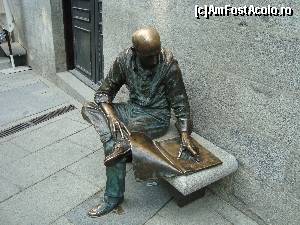 [P11] Plaza de la Paja... ma asez langa statuie si incep sa rumeg istoria dintr-un ghid » foto by mireille
 - 
<span class="allrVoted glyphicon glyphicon-heart hidden" id="av684063"></span>
<a class="m-l-10 hidden" id="sv684063" onclick="voting_Foto_DelVot(,684063,2442)" role="button">șterge vot <span class="glyphicon glyphicon-remove"></span></a>
<a id="v9684063" class=" c-red"  onclick="voting_Foto_SetVot(684063)" role="button"><span class="glyphicon glyphicon-heart-empty"></span> <b>LIKE</b> = Votează poza</a> <img class="hidden"  id="f684063W9" src="/imagini/loader.gif" border="0" /><span class="AjErrMes hidden" id="e684063ErM"></span>
