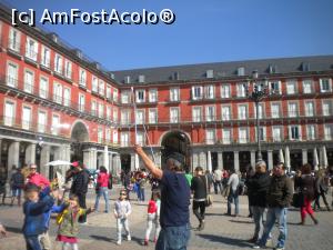 [P05] Plaza Mayor » foto by didona_stelea
 - 
<span class="allrVoted glyphicon glyphicon-heart hidden" id="av725866"></span>
<a class="m-l-10 hidden" id="sv725866" onclick="voting_Foto_DelVot(,725866,2442)" role="button">șterge vot <span class="glyphicon glyphicon-remove"></span></a>
<a id="v9725866" class=" c-red"  onclick="voting_Foto_SetVot(725866)" role="button"><span class="glyphicon glyphicon-heart-empty"></span> <b>LIKE</b> = Votează poza</a> <img class="hidden"  id="f725866W9" src="/imagini/loader.gif" border="0" /><span class="AjErrMes hidden" id="e725866ErM"></span>