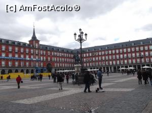 [P03] In Plaza Mayor se intra prin 9 porti. In mijlocul pietei, se afla statuia lui Felipe III!  » foto by balasa violeta
 - 
<span class="allrVoted glyphicon glyphicon-heart hidden" id="av741768"></span>
<a class="m-l-10 hidden" id="sv741768" onclick="voting_Foto_DelVot(,741768,2442)" role="button">șterge vot <span class="glyphicon glyphicon-remove"></span></a>
<a id="v9741768" class=" c-red"  onclick="voting_Foto_SetVot(741768)" role="button"><span class="glyphicon glyphicon-heart-empty"></span> <b>LIKE</b> = Votează poza</a> <img class="hidden"  id="f741768W9" src="/imagini/loader.gif" border="0" /><span class="AjErrMes hidden" id="e741768ErM"></span>