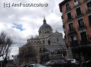 [P07] Catedrala Almudena. Almudena este protectoarea orasului Madrid. Constructia catedralei a durat cam 100 de ani si a fost finalizata prin anii 1990.  » foto by balasa violeta
 - 
<span class="allrVoted glyphicon glyphicon-heart hidden" id="av741778"></span>
<a class="m-l-10 hidden" id="sv741778" onclick="voting_Foto_DelVot(,741778,2442)" role="button">șterge vot <span class="glyphicon glyphicon-remove"></span></a>
<a id="v9741778" class=" c-red"  onclick="voting_Foto_SetVot(741778)" role="button"><span class="glyphicon glyphicon-heart-empty"></span> <b>LIKE</b> = Votează poza</a> <img class="hidden"  id="f741778W9" src="/imagini/loader.gif" border="0" /><span class="AjErrMes hidden" id="e741778ErM"></span>