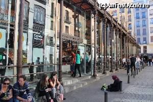 [P04] cerșetoare în fața Mercado de San Miguel.  » foto by Locomotiva
 - 
<span class="allrVoted glyphicon glyphicon-heart hidden" id="av574548"></span>
<a class="m-l-10 hidden" id="sv574548" onclick="voting_Foto_DelVot(,574548,2442)" role="button">șterge vot <span class="glyphicon glyphicon-remove"></span></a>
<a id="v9574548" class=" c-red"  onclick="voting_Foto_SetVot(574548)" role="button"><span class="glyphicon glyphicon-heart-empty"></span> <b>LIKE</b> = Votează poza</a> <img class="hidden"  id="f574548W9" src="/imagini/loader.gif" border="0" /><span class="AjErrMes hidden" id="e574548ErM"></span>