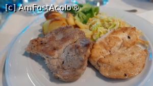 [P29] cina festiva » foto by Yolanda
 - 
<span class="allrVoted glyphicon glyphicon-heart hidden" id="av1432311"></span>
<a class="m-l-10 hidden" id="sv1432311" onclick="voting_Foto_DelVot(,1432311,2454)" role="button">șterge vot <span class="glyphicon glyphicon-remove"></span></a>
<a id="v91432311" class=" c-red"  onclick="voting_Foto_SetVot(1432311)" role="button"><span class="glyphicon glyphicon-heart-empty"></span> <b>LIKE</b> = Votează poza</a> <img class="hidden"  id="f1432311W9" src="/imagini/loader.gif" border="0" /><span class="AjErrMes hidden" id="e1432311ErM"></span>