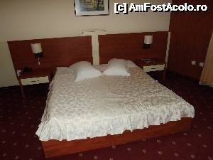 [P06] Patul foarte incapator, cu o singura saltea, nu din doua cum se mai obisnuieste la unele hoteluri sa le apropie » foto by maximus1976
 - 
<span class="allrVoted glyphicon glyphicon-heart hidden" id="av479605"></span>
<a class="m-l-10 hidden" id="sv479605" onclick="voting_Foto_DelVot(,479605,2460)" role="button">șterge vot <span class="glyphicon glyphicon-remove"></span></a>
<a id="v9479605" class=" c-red"  onclick="voting_Foto_SetVot(479605)" role="button"><span class="glyphicon glyphicon-heart-empty"></span> <b>LIKE</b> = Votează poza</a> <img class="hidden"  id="f479605W9" src="/imagini/loader.gif" border="0" /><span class="AjErrMes hidden" id="e479605ErM"></span>