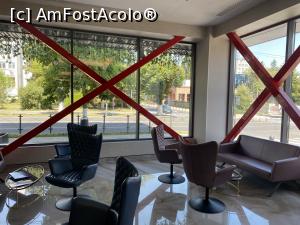 [P24] Ramada Ramnicu Valcea. Spatiul din vecinatatea receptiei, amenajat simplu si modern. » foto by Floria
 - 
<span class="allrVoted glyphicon glyphicon-heart hidden" id="av1327528"></span>
<a class="m-l-10 hidden" id="sv1327528" onclick="voting_Foto_DelVot(,1327528,2462)" role="button">șterge vot <span class="glyphicon glyphicon-remove"></span></a>
<a id="v91327528" class=" c-red"  onclick="voting_Foto_SetVot(1327528)" role="button"><span class="glyphicon glyphicon-heart-empty"></span> <b>LIKE</b> = Votează poza</a> <img class="hidden"  id="f1327528W9" src="/imagini/loader.gif" border="0" /><span class="AjErrMes hidden" id="e1327528ErM"></span>