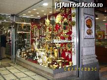 [P15] Magazin pe Calea Independenţei din Taksim - Istanbul. » foto by bose
 - 
<span class="allrVoted glyphicon glyphicon-heart hidden" id="av141641"></span>
<a class="m-l-10 hidden" id="sv141641" onclick="voting_Foto_DelVot(,141641,2468)" role="button">șterge vot <span class="glyphicon glyphicon-remove"></span></a>
<a id="v9141641" class=" c-red"  onclick="voting_Foto_SetVot(141641)" role="button"><span class="glyphicon glyphicon-heart-empty"></span> <b>LIKE</b> = Votează poza</a> <img class="hidden"  id="f141641W9" src="/imagini/loader.gif" border="0" /><span class="AjErrMes hidden" id="e141641ErM"></span>