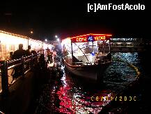 [P21] Un restaurant plutitor cu specific pescăresc în apropierea podului Galata. Numai bucătăria cu plita se află pe vas, mesele şi scaunele sunt aşezate pe mal. » foto by bose
 - 
<span class="allrVoted glyphicon glyphicon-heart hidden" id="av142613"></span>
<a class="m-l-10 hidden" id="sv142613" onclick="voting_Foto_DelVot(,142613,2468)" role="button">șterge vot <span class="glyphicon glyphicon-remove"></span></a>
<a id="v9142613" class=" c-red"  onclick="voting_Foto_SetVot(142613)" role="button"><span class="glyphicon glyphicon-heart-empty"></span> <b>LIKE</b> = Votează poza</a> <img class="hidden"  id="f142613W9" src="/imagini/loader.gif" border="0" /><span class="AjErrMes hidden" id="e142613ErM"></span>