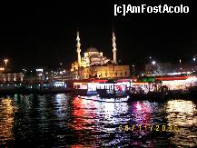 [P24] Restaurantele plutitoare din capătul podului Galata. În plan secund se vede măreaţa moschee Yeni. » foto by bose
 - 
<span class="allrVoted glyphicon glyphicon-heart hidden" id="av142616"></span>
<a class="m-l-10 hidden" id="sv142616" onclick="voting_Foto_DelVot(,142616,2468)" role="button">șterge vot <span class="glyphicon glyphicon-remove"></span></a>
<a id="v9142616" class=" c-red"  onclick="voting_Foto_SetVot(142616)" role="button"><span class="glyphicon glyphicon-heart-empty"></span> <b>LIKE</b> = Votează poza</a> <img class="hidden"  id="f142616W9" src="/imagini/loader.gif" border="0" /><span class="AjErrMes hidden" id="e142616ErM"></span>