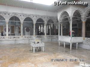 [P21] in intr-unul din pavilioanele Palatului Topkapi » foto by amero
 - 
<span class="allrVoted glyphicon glyphicon-heart hidden" id="av507881"></span>
<a class="m-l-10 hidden" id="sv507881" onclick="voting_Foto_DelVot(,507881,2468)" role="button">șterge vot <span class="glyphicon glyphicon-remove"></span></a>
<a id="v9507881" class=" c-red"  onclick="voting_Foto_SetVot(507881)" role="button"><span class="glyphicon glyphicon-heart-empty"></span> <b>LIKE</b> = Votează poza</a> <img class="hidden"  id="f507881W9" src="/imagini/loader.gif" border="0" /><span class="AjErrMes hidden" id="e507881ErM"></span>