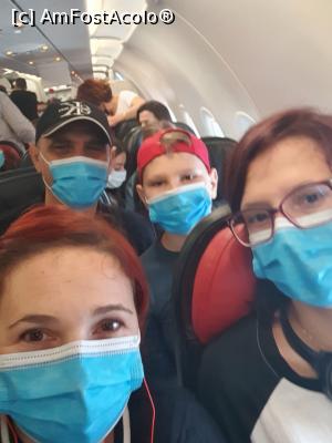[P04] În avion în pandemie » foto by VICIANA
 - 
<span class="allrVoted glyphicon glyphicon-heart hidden" id="av1201878"></span>
<a class="m-l-10 hidden" id="sv1201878" onclick="voting_Foto_DelVot(,1201878,2468)" role="button">șterge vot <span class="glyphicon glyphicon-remove"></span></a>
<a id="v91201878" class=" c-red"  onclick="voting_Foto_SetVot(1201878)" role="button"><span class="glyphicon glyphicon-heart-empty"></span> <b>LIKE</b> = Votează poza</a> <img class="hidden"  id="f1201878W9" src="/imagini/loader.gif" border="0" /><span class="AjErrMes hidden" id="e1201878ErM"></span>