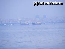 [P20] Ferry - boat-ul Bandirma - Istanbul - ne apropiem de Istanbul » foto by biancuta
 - 
<span class="allrVoted glyphicon glyphicon-heart hidden" id="av157377"></span>
<a class="m-l-10 hidden" id="sv157377" onclick="voting_Foto_DelVot(,157377,2468)" role="button">șterge vot <span class="glyphicon glyphicon-remove"></span></a>
<a id="v9157377" class=" c-red"  onclick="voting_Foto_SetVot(157377)" role="button"><span class="glyphicon glyphicon-heart-empty"></span> <b>LIKE</b> = Votează poza</a> <img class="hidden"  id="f157377W9" src="/imagini/loader.gif" border="0" /><span class="AjErrMes hidden" id="e157377ErM"></span>