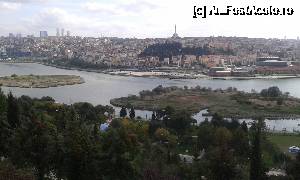 [P34] Vedere din cimitirul musulman către capătul Cornului de Aur » foto by Aurici
 - 
<span class="allrVoted glyphicon glyphicon-heart hidden" id="av692181"></span>
<a class="m-l-10 hidden" id="sv692181" onclick="voting_Foto_DelVot(,692181,2468)" role="button">șterge vot <span class="glyphicon glyphicon-remove"></span></a>
<a id="v9692181" class=" c-red"  onclick="voting_Foto_SetVot(692181)" role="button"><span class="glyphicon glyphicon-heart-empty"></span> <b>LIKE</b> = Votează poza</a> <img class="hidden"  id="f692181W9" src="/imagini/loader.gif" border="0" /><span class="AjErrMes hidden" id="e692181ErM"></span>