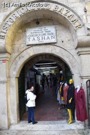 [P05] Intrarea la hanul Tașhan.  » foto by Ioan Raita
 - 
<span class="allrVoted glyphicon glyphicon-heart hidden" id="av935494"></span>
<a class="m-l-10 hidden" id="sv935494" onclick="voting_Foto_DelVot(,935494,2468)" role="button">șterge vot <span class="glyphicon glyphicon-remove"></span></a>
<a id="v9935494" class=" c-red"  onclick="voting_Foto_SetVot(935494)" role="button"><span class="glyphicon glyphicon-heart-empty"></span> <b>LIKE</b> = Votează poza</a> <img class="hidden"  id="f935494W9" src="/imagini/loader.gif" border="0" /><span class="AjErrMes hidden" id="e935494ErM"></span>