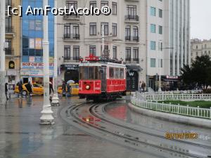 [P30] Tramvaiul de epocă Nostalgia din Piața Taksim ... » foto by puiutea
 - 
<span class="allrVoted glyphicon glyphicon-heart hidden" id="av1362679"></span>
<a class="m-l-10 hidden" id="sv1362679" onclick="voting_Foto_DelVot(,1362679,2468)" role="button">șterge vot <span class="glyphicon glyphicon-remove"></span></a>
<a id="v91362679" class=" c-red"  onclick="voting_Foto_SetVot(1362679)" role="button"><span class="glyphicon glyphicon-heart-empty"></span> <b>LIKE</b> = Votează poza</a> <img class="hidden"  id="f1362679W9" src="/imagini/loader.gif" border="0" /><span class="AjErrMes hidden" id="e1362679ErM"></span>