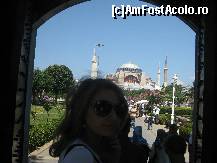 [P07] la iesire din moscheea albastra in spate se vede Hagia Sophia » foto by ghecamelia
 - 
<span class="allrVoted glyphicon glyphicon-heart hidden" id="av121965"></span>
<a class="m-l-10 hidden" id="sv121965" onclick="voting_Foto_DelVot(,121965,2468)" role="button">șterge vot <span class="glyphicon glyphicon-remove"></span></a>
<a id="v9121965" class=" c-red"  onclick="voting_Foto_SetVot(121965)" role="button"><span class="glyphicon glyphicon-heart-empty"></span> <b>LIKE</b> = Votează poza</a> <img class="hidden"  id="f121965W9" src="/imagini/loader.gif" border="0" /><span class="AjErrMes hidden" id="e121965ErM"></span>