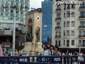 [P05] Piaţa Taksim cu Monumentul Independenţei şi spaţiul-tampon rezervat poliţiei » foto by Carmen Ion
 - 
<span class="allrVoted glyphicon glyphicon-heart hidden" id="av565524"></span>
<a class="m-l-10 hidden" id="sv565524" onclick="voting_Foto_DelVot(,565524,2468)" role="button">șterge vot <span class="glyphicon glyphicon-remove"></span></a>
<a id="v9565524" class=" c-red"  onclick="voting_Foto_SetVot(565524)" role="button"><span class="glyphicon glyphicon-heart-empty"></span> <b>LIKE</b> = Votează poza</a> <img class="hidden"  id="f565524W9" src="/imagini/loader.gif" border="0" /><span class="AjErrMes hidden" id="e565524ErM"></span>