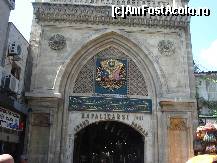[P17] Poarta principala a Marelui Bazar, o lume intr-o alta lume din Istanbul » foto by ileanaxperta*
 - 
<span class="allrVoted glyphicon glyphicon-heart hidden" id="av25484"></span>
<a class="m-l-10 hidden" id="sv25484" onclick="voting_Foto_DelVot(,25484,2468)" role="button">șterge vot <span class="glyphicon glyphicon-remove"></span></a>
<a id="v925484" class=" c-red"  onclick="voting_Foto_SetVot(25484)" role="button"><span class="glyphicon glyphicon-heart-empty"></span> <b>LIKE</b> = Votează poza</a> <img class="hidden"  id="f25484W9" src="/imagini/loader.gif" border="0" /><span class="AjErrMes hidden" id="e25484ErM"></span>