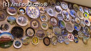 [P27] Restaurantul Sait Iskender si peretele acoperit cu vase artizanale.  » foto by ovidiuyepi
 - 
<span class="allrVoted glyphicon glyphicon-heart hidden" id="av749444"></span>
<a class="m-l-10 hidden" id="sv749444" onclick="voting_Foto_DelVot(,749444,2468)" role="button">șterge vot <span class="glyphicon glyphicon-remove"></span></a>
<a id="v9749444" class=" c-red"  onclick="voting_Foto_SetVot(749444)" role="button"><span class="glyphicon glyphicon-heart-empty"></span> <b>LIKE</b> = Votează poza</a> <img class="hidden"  id="f749444W9" src="/imagini/loader.gif" border="0" /><span class="AjErrMes hidden" id="e749444ErM"></span>