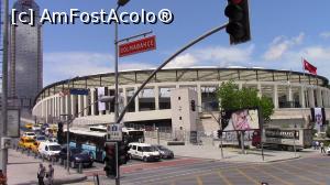[P03] BigBus Tours. Oprire lângă Dolmabahce, vis-a-vis de Vodafone Arena Stadium.  » foto by ovidiuyepi
 - 
<span class="allrVoted glyphicon glyphicon-heart hidden" id="av765253"></span>
<a class="m-l-10 hidden" id="sv765253" onclick="voting_Foto_DelVot(,765253,2468)" role="button">șterge vot <span class="glyphicon glyphicon-remove"></span></a>
<a id="v9765253" class=" c-red"  onclick="voting_Foto_SetVot(765253)" role="button"><span class="glyphicon glyphicon-heart-empty"></span> <b>LIKE</b> = Votează poza</a> <img class="hidden"  id="f765253W9" src="/imagini/loader.gif" border="0" /><span class="AjErrMes hidden" id="e765253ErM"></span>