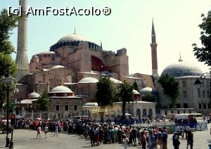 [P08] Hagia Sophia. Asa arata coada zilnic in fata ei » foto by alina1104
 - 
<span class="allrVoted glyphicon glyphicon-heart hidden" id="av717008"></span>
<a class="m-l-10 hidden" id="sv717008" onclick="voting_Foto_DelVot(,717008,2468)" role="button">șterge vot <span class="glyphicon glyphicon-remove"></span></a>
<a id="v9717008" class=" c-red"  onclick="voting_Foto_SetVot(717008)" role="button"><span class="glyphicon glyphicon-heart-empty"></span> <b>LIKE</b> = Votează poza</a> <img class="hidden"  id="f717008W9" src="/imagini/loader.gif" border="0" /><span class="AjErrMes hidden" id="e717008ErM"></span>
