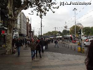 [P13] Tramvaiul T1 soseşte în staţia Beyazıt (Marele Bazar)  » foto by irinad
 - 
<span class="allrVoted glyphicon glyphicon-heart hidden" id="av690640"></span>
<a class="m-l-10 hidden" id="sv690640" onclick="voting_Foto_DelVot(,690640,2468)" role="button">șterge vot <span class="glyphicon glyphicon-remove"></span></a>
<a id="v9690640" class=" c-red"  onclick="voting_Foto_SetVot(690640)" role="button"><span class="glyphicon glyphicon-heart-empty"></span> <b>LIKE</b> = Votează poza</a> <img class="hidden"  id="f690640W9" src="/imagini/loader.gif" border="0" /><span class="AjErrMes hidden" id="e690640ErM"></span>