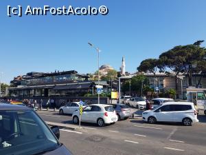 [P05] O zonă cu terase frumoase la ieșirea din stația Uskudar pe partea asiatică.  » foto by sebigeanina
 - 
<span class="allrVoted glyphicon glyphicon-heart hidden" id="av1074545"></span>
<a class="m-l-10 hidden" id="sv1074545" onclick="voting_Foto_DelVot(,1074545,2468)" role="button">șterge vot <span class="glyphicon glyphicon-remove"></span></a>
<a id="v91074545" class=" c-red"  onclick="voting_Foto_SetVot(1074545)" role="button"><span class="glyphicon glyphicon-heart-empty"></span> <b>LIKE</b> = Votează poza</a> <img class="hidden"  id="f1074545W9" src="/imagini/loader.gif" border="0" /><span class="AjErrMes hidden" id="e1074545ErM"></span>