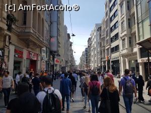[P18] La pas pe Bulevardul Taksim.  » foto by sebigeanina
 - 
<span class="allrVoted glyphicon glyphicon-heart hidden" id="av1076666"></span>
<a class="m-l-10 hidden" id="sv1076666" onclick="voting_Foto_DelVot(,1076666,2468)" role="button">șterge vot <span class="glyphicon glyphicon-remove"></span></a>
<a id="v91076666" class=" c-red"  onclick="voting_Foto_SetVot(1076666)" role="button"><span class="glyphicon glyphicon-heart-empty"></span> <b>LIKE</b> = Votează poza</a> <img class="hidden"  id="f1076666W9" src="/imagini/loader.gif" border="0" /><span class="AjErrMes hidden" id="e1076666ErM"></span>