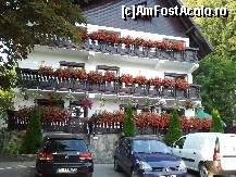 [P03] Vila Isabelle - vedere din stradă + parcarea vilei (sunt 5 locuri pe numărate).  » foto by creivean
 - 
<span class="allrVoted glyphicon glyphicon-heart hidden" id="av348128"></span>
<a class="m-l-10 hidden" id="sv348128" onclick="voting_Foto_DelVot(,348128,2477)" role="button">șterge vot <span class="glyphicon glyphicon-remove"></span></a>
<a id="v9348128" class=" c-red"  onclick="voting_Foto_SetVot(348128)" role="button"><span class="glyphicon glyphicon-heart-empty"></span> <b>LIKE</b> = Votează poza</a> <img class="hidden"  id="f348128W9" src="/imagini/loader.gif" border="0" /><span class="AjErrMes hidden" id="e348128ErM"></span>