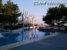 [P07] Piscina principala, inspre mare » foto by extramona
 - 
<span class="allrVoted glyphicon glyphicon-heart hidden" id="av92244"></span>
<a class="m-l-10 hidden" id="sv92244" onclick="voting_Foto_DelVot(,92244,2494)" role="button">șterge vot <span class="glyphicon glyphicon-remove"></span></a>
<a id="v992244" class=" c-red"  onclick="voting_Foto_SetVot(92244)" role="button"><span class="glyphicon glyphicon-heart-empty"></span> <b>LIKE</b> = Votează poza</a> <img class="hidden"  id="f92244W9" src="/imagini/loader.gif" border="0" /><span class="AjErrMes hidden" id="e92244ErM"></span>
