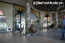 [P16] Hotel Royal Park - holul de la recepție » foto by nicole33
 - 
<span class="allrVoted glyphicon glyphicon-heart hidden" id="av307038"></span>
<a class="m-l-10 hidden" id="sv307038" onclick="voting_Foto_DelVot(,307038,2498)" role="button">șterge vot <span class="glyphicon glyphicon-remove"></span></a>
<a id="v9307038" class=" c-red"  onclick="voting_Foto_SetVot(307038)" role="button"><span class="glyphicon glyphicon-heart-empty"></span> <b>LIKE</b> = Votează poza</a> <img class="hidden"  id="f307038W9" src="/imagini/loader.gif" border="0" /><span class="AjErrMes hidden" id="e307038ErM"></span>