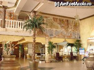 [P12] Hotel Royal Park - tot prin lobby » foto by nicole33
 - 
<span class="allrVoted glyphicon glyphicon-heart hidden" id="av406225"></span>
<a class="m-l-10 hidden" id="sv406225" onclick="voting_Foto_DelVot(,406225,2498)" role="button">șterge vot <span class="glyphicon glyphicon-remove"></span></a>
<a id="v9406225" class=" c-red"  onclick="voting_Foto_SetVot(406225)" role="button"><span class="glyphicon glyphicon-heart-empty"></span> <b>LIKE</b> = Votează poza</a> <img class="hidden"  id="f406225W9" src="/imagini/loader.gif" border="0" /><span class="AjErrMes hidden" id="e406225ErM"></span>