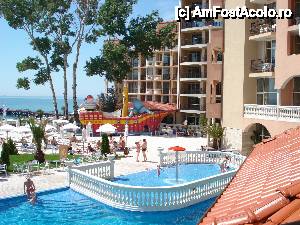 [P15] Hotel Royal Park - piscina » foto by nicole33
 - 
<span class="allrVoted glyphicon glyphicon-heart hidden" id="av406228"></span>
<a class="m-l-10 hidden" id="sv406228" onclick="voting_Foto_DelVot(,406228,2498)" role="button">șterge vot <span class="glyphicon glyphicon-remove"></span></a>
<a id="v9406228" class=" c-red"  onclick="voting_Foto_SetVot(406228)" role="button"><span class="glyphicon glyphicon-heart-empty"></span> <b>LIKE</b> = Votează poza</a> <img class="hidden"  id="f406228W9" src="/imagini/loader.gif" border="0" /><span class="AjErrMes hidden" id="e406228ErM"></span>