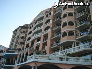 [P20] Hotel Royal Park - hotelul văzut de la piscină » foto by nicole33
 - 
<span class="allrVoted glyphicon glyphicon-heart hidden" id="av406233"></span>
<a class="m-l-10 hidden" id="sv406233" onclick="voting_Foto_DelVot(,406233,2498)" role="button">șterge vot <span class="glyphicon glyphicon-remove"></span></a>
<a id="v9406233" class=" c-red"  onclick="voting_Foto_SetVot(406233)" role="button"><span class="glyphicon glyphicon-heart-empty"></span> <b>LIKE</b> = Votează poza</a> <img class="hidden"  id="f406233W9" src="/imagini/loader.gif" border="0" /><span class="AjErrMes hidden" id="e406233ErM"></span>