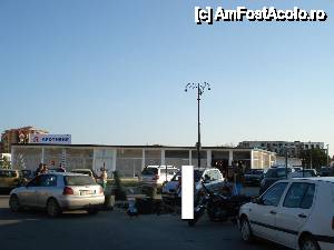 [P28] Hotel Royal Park - farmacia și restul buticurilor amplasate pe locul fostei parcări » foto by nicole33
 - 
<span class="allrVoted glyphicon glyphicon-heart hidden" id="av406241"></span>
<a class="m-l-10 hidden" id="sv406241" onclick="voting_Foto_DelVot(,406241,2498)" role="button">șterge vot <span class="glyphicon glyphicon-remove"></span></a>
<a id="v9406241" class=" c-red"  onclick="voting_Foto_SetVot(406241)" role="button"><span class="glyphicon glyphicon-heart-empty"></span> <b>LIKE</b> = Votează poza</a> <img class="hidden"  id="f406241W9" src="/imagini/loader.gif" border="0" /><span class="AjErrMes hidden" id="e406241ErM"></span>
