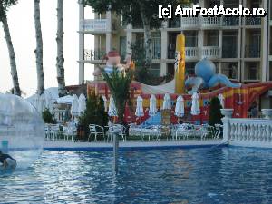 [P09] Hotel Royal Park - la piscină » foto by nicole33
 - 
<span class="allrVoted glyphicon glyphicon-heart hidden" id="av406222"></span>
<a class="m-l-10 hidden" id="sv406222" onclick="voting_Foto_DelVot(,406222,2498)" role="button">șterge vot <span class="glyphicon glyphicon-remove"></span></a>
<a id="v9406222" class=" c-red"  onclick="voting_Foto_SetVot(406222)" role="button"><span class="glyphicon glyphicon-heart-empty"></span> <b>LIKE</b> = Votează poza</a> <img class="hidden"  id="f406222W9" src="/imagini/loader.gif" border="0" /><span class="AjErrMes hidden" id="e406222ErM"></span>