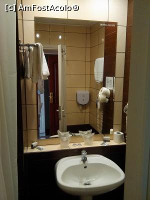 [P08] Interiorul unei camere a hotelului Alunis » foto by dorgo
 - 
<span class="allrVoted glyphicon glyphicon-heart hidden" id="av840754"></span>
<a class="m-l-10 hidden" id="sv840754" onclick="voting_Foto_DelVot(,840754,2499)" role="button">șterge vot <span class="glyphicon glyphicon-remove"></span></a>
<a id="v9840754" class=" c-red"  onclick="voting_Foto_SetVot(840754)" role="button"><span class="glyphicon glyphicon-heart-empty"></span> <b>LIKE</b> = Votează poza</a> <img class="hidden"  id="f840754W9" src="/imagini/loader.gif" border="0" /><span class="AjErrMes hidden" id="e840754ErM"></span>