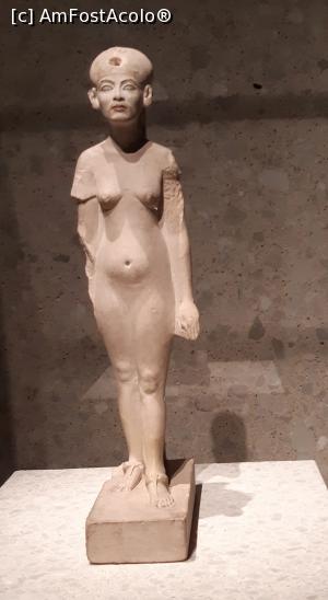 [P08] Nefertiti stând în picioare » foto by Carmen Ion
 - 
<span class="allrVoted glyphicon glyphicon-heart hidden" id="av1283833"></span>
<a class="m-l-10 hidden" id="sv1283833" onclick="voting_Foto_DelVot(,1283833,2504)" role="button">șterge vot <span class="glyphicon glyphicon-remove"></span></a>
<a id="v91283833" class=" c-red"  onclick="voting_Foto_SetVot(1283833)" role="button"><span class="glyphicon glyphicon-heart-empty"></span> <b>LIKE</b> = Votează poza</a> <img class="hidden"  id="f1283833W9" src="/imagini/loader.gif" border="0" /><span class="AjErrMes hidden" id="e1283833ErM"></span>