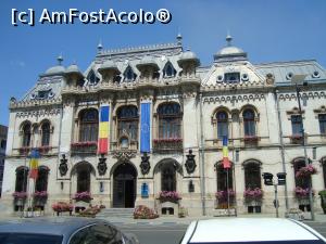 [P19] Primăria din Craiova are o arhitectură minunată.  » foto by mireille
 - 
<span class="allrVoted glyphicon glyphicon-heart hidden" id="av871573"></span>
<a class="m-l-10 hidden" id="sv871573" onclick="voting_Foto_DelVot(,871573,2510)" role="button">șterge vot <span class="glyphicon glyphicon-remove"></span></a>
<a id="v9871573" class=" c-red"  onclick="voting_Foto_SetVot(871573)" role="button"><span class="glyphicon glyphicon-heart-empty"></span> <b>LIKE</b> = Votează poza</a> <img class="hidden"  id="f871573W9" src="/imagini/loader.gif" border="0" /><span class="AjErrMes hidden" id="e871573ErM"></span>