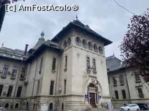 [P10] Craiova - Cladirea administrativ aflata peste drum de Parcul Englez » foto by mishu
 - 
<span class="allrVoted glyphicon glyphicon-heart hidden" id="av1344157"></span>
<a class="m-l-10 hidden" id="sv1344157" onclick="voting_Foto_DelVot(,1344157,2510)" role="button">șterge vot <span class="glyphicon glyphicon-remove"></span></a>
<a id="v91344157" class=" c-red"  onclick="voting_Foto_SetVot(1344157)" role="button"><span class="glyphicon glyphicon-heart-empty"></span> <b>LIKE</b> = Votează poza</a> <img class="hidden"  id="f1344157W9" src="/imagini/loader.gif" border="0" /><span class="AjErrMes hidden" id="e1344157ErM"></span>