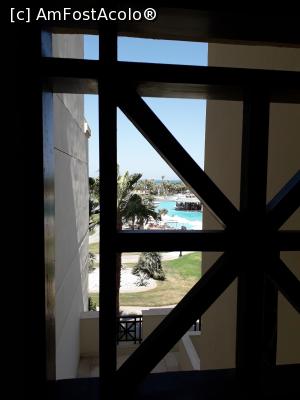 [P03] Am tras cu ochiul prin fereastra de pe hol » foto by Mihaela Dinu
 - 
<span class="allrVoted glyphicon glyphicon-heart hidden" id="av1102258"></span>
<a class="m-l-10 hidden" id="sv1102258" onclick="voting_Foto_DelVot(,1102258,2513)" role="button">șterge vot <span class="glyphicon glyphicon-remove"></span></a>
<a id="v91102258" class=" c-red"  onclick="voting_Foto_SetVot(1102258)" role="button"><span class="glyphicon glyphicon-heart-empty"></span> <b>LIKE</b> = Votează poza</a> <img class="hidden"  id="f1102258W9" src="/imagini/loader.gif" border="0" /><span class="AjErrMes hidden" id="e1102258ErM"></span>