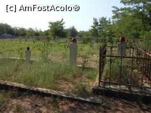 [P28] Sulina - Cimitirul Comisiei Europene a Dunării. În cimitirul musulman.  » foto by iulianic
 - 
<span class="allrVoted glyphicon glyphicon-heart hidden" id="av1107229"></span>
<a class="m-l-10 hidden" id="sv1107229" onclick="voting_Foto_DelVot(,1107229,2514)" role="button">șterge vot <span class="glyphicon glyphicon-remove"></span></a>
<a id="v91107229" class=" c-red"  onclick="voting_Foto_SetVot(1107229)" role="button"><span class="glyphicon glyphicon-heart-empty"></span> <b>LIKE</b> = Votează poza</a> <img class="hidden"  id="f1107229W9" src="/imagini/loader.gif" border="0" /><span class="AjErrMes hidden" id="e1107229ErM"></span>