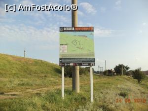 [P07] Cetatea Noviodonum » foto by Yersinia Pestis
 - 
<span class="allrVoted glyphicon glyphicon-heart hidden" id="av1004619"></span>
<a class="m-l-10 hidden" id="sv1004619" onclick="voting_Foto_DelVot(,1004619,2514)" role="button">șterge vot <span class="glyphicon glyphicon-remove"></span></a>
<a id="v91004619" class=" c-red"  onclick="voting_Foto_SetVot(1004619)" role="button"><span class="glyphicon glyphicon-heart-empty"></span> <b>LIKE</b> = Votează poza</a> <img class="hidden"  id="f1004619W9" src="/imagini/loader.gif" border="0" /><span class="AjErrMes hidden" id="e1004619ErM"></span>