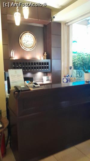 [P20] receptie  hotel » foto by Yolanda
 - 
<span class="allrVoted glyphicon glyphicon-heart hidden" id="av1394057"></span>
<a class="m-l-10 hidden" id="sv1394057" onclick="voting_Foto_DelVot(,1394057,2520)" role="button">șterge vot <span class="glyphicon glyphicon-remove"></span></a>
<a id="v91394057" class=" c-red"  onclick="voting_Foto_SetVot(1394057)" role="button"><span class="glyphicon glyphicon-heart-empty"></span> <b>LIKE</b> = Votează poza</a> <img class="hidden"  id="f1394057W9" src="/imagini/loader.gif" border="0" /><span class="AjErrMes hidden" id="e1394057ErM"></span>