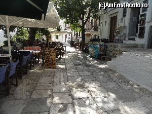 [P40] Taverne si magazine in Apeiranthos » foto by zuftim
 - 
<span class="allrVoted glyphicon glyphicon-heart hidden" id="av580563"></span>
<a class="m-l-10 hidden" id="sv580563" onclick="voting_Foto_DelVot(,580563,2551)" role="button">șterge vot <span class="glyphicon glyphicon-remove"></span></a>
<a id="v9580563" class=" c-red"  onclick="voting_Foto_SetVot(580563)" role="button"><span class="glyphicon glyphicon-heart-empty"></span> <b>LIKE</b> = Votează poza</a> <img class="hidden"  id="f580563W9" src="/imagini/loader.gif" border="0" /><span class="AjErrMes hidden" id="e580563ErM"></span>